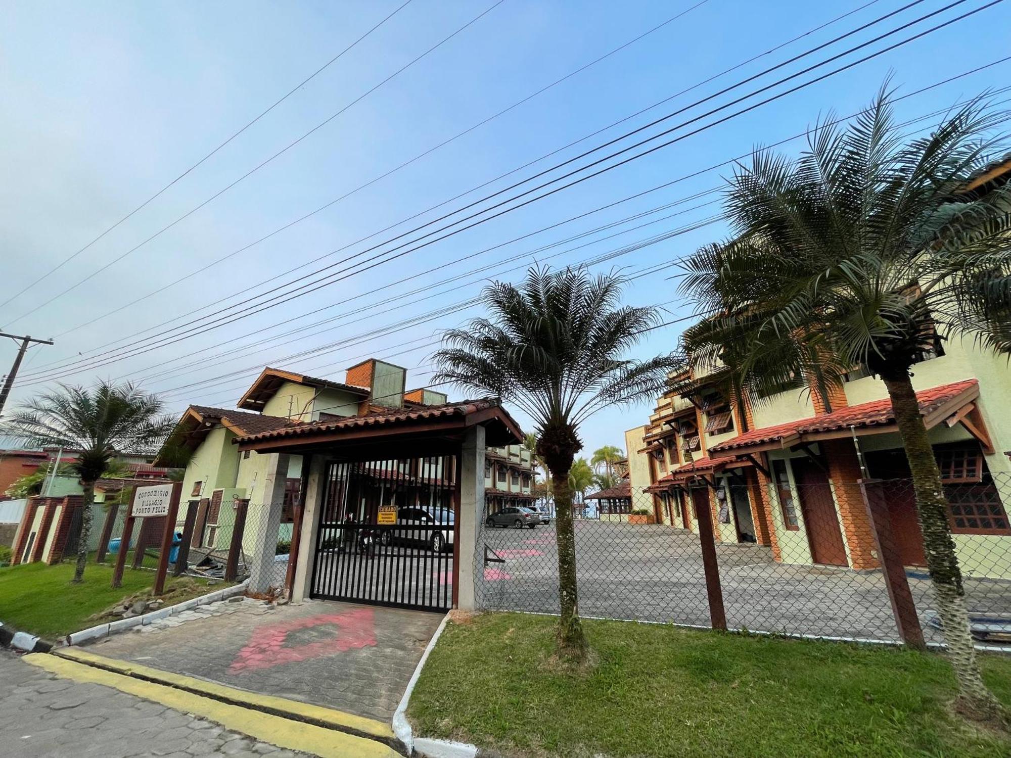 Pe Na Areia Na Praia Das Toninhas - Villagio 24 Porto Feliz Ubatuba Luaran gambar